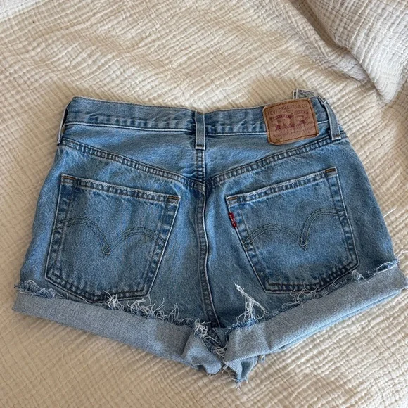 Vintage Levi’s 501 Jean denim shorts blue thrifted ripped distressed - Picture 3 of 6